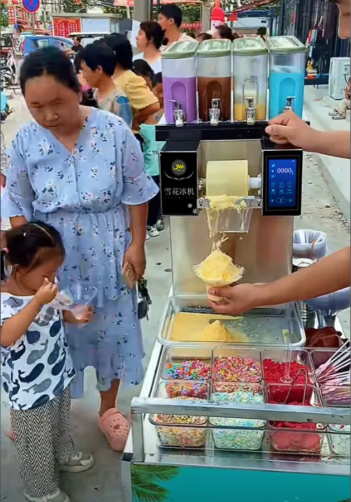 Outdoor catering equipment bingsu machine